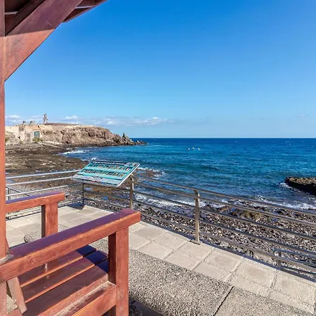 Flatguest Arinaga Playa 2 - Pez Apartment