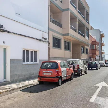 Flatguest Arinaga Playa 2 - Pez Apartment *
